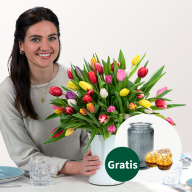 40 Tulpen im Bund mit Premiumvase & 2 Ferrero Rocher