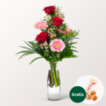 Blumenarrangement Herzenswunsch mit Vase & Ferrero Giotto 3er