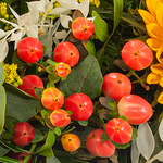 Premium Bouquet Herbstschönheit with Premium Vase & 3 Ferrero Giotto