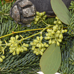 Anthracite Coloured Wreath (Ø 30 cm) with 3 Ferrero Giotto