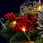 Arrangement Santa mit Lichterkette & mit Ferrero Giotto 3er