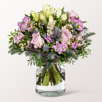 Premium Bouquet Winterhauch with Premium Vase & 3 Ferrero Giotto