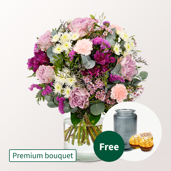 Premium Bouquet Traumhaft with Premium Vase & 2 Ferrero Rocher