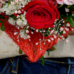 Flower Bouquet Herzensblüte with vase & 2 Ferrero Rocher