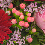 Flower Bouquet Winterglühen with vase & 3 Ferrero Giotto