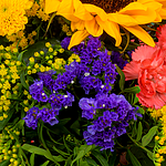 Flower Bouquet Sonnengrüße with vase & 2 Ferrero Rocher