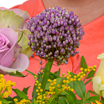 Blumenstrauß Farbenfroh mit Vase & 2 Ferrero Rocher