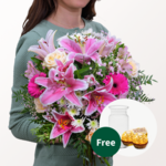 Flower Bouquet Von Herzen with vase & 2 Ferrero Rocher