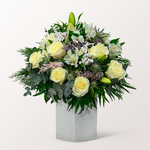 Premium Bouquet Snow White with Premium Vase & 2 Ferrero Rocher