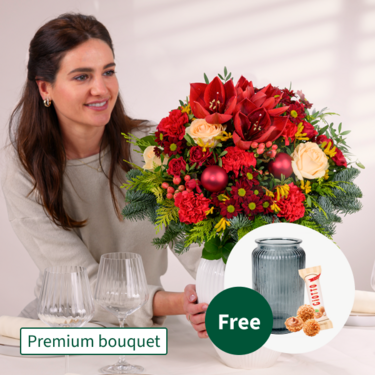 Premium Bouquet Festliche Bescherung with Premium Vase & 3 Ferrero Giotto